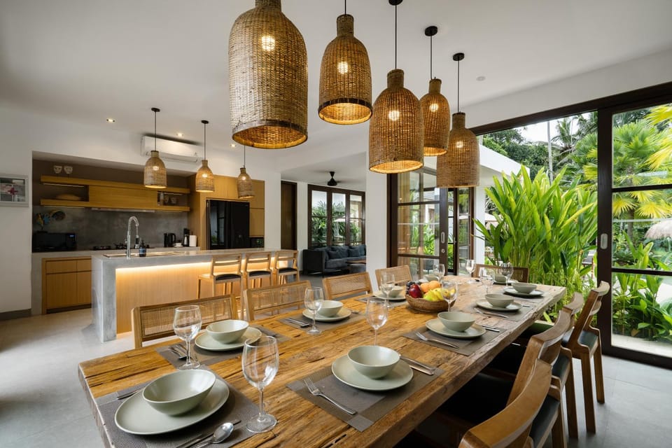 Property building, Kitchen or kitchenette, Dining area, air conditioner