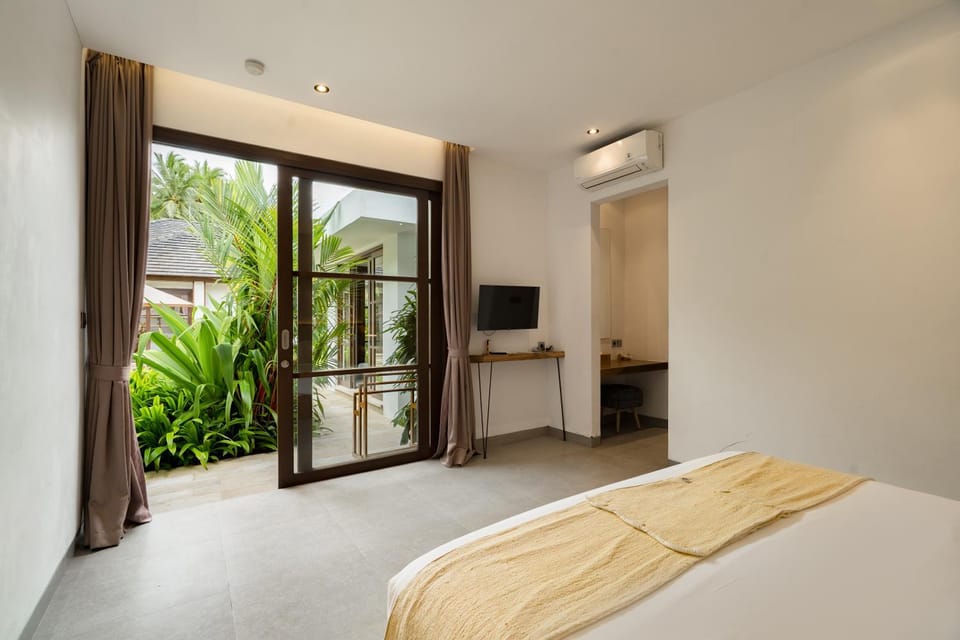 Bed, TV and multimedia, Bedroom, air conditioner
