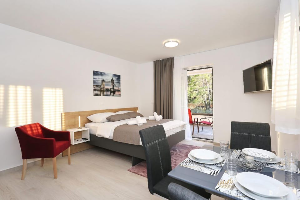 Bed, Living room, Dining area