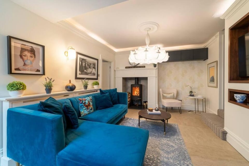 TV and multimedia, Seating area, flat iron