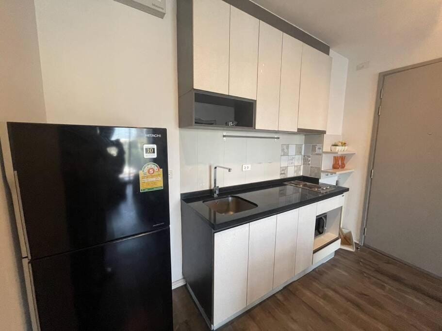 Sea View 2 Bed Room At Central Location Best Pool Apartment in Pattaya City