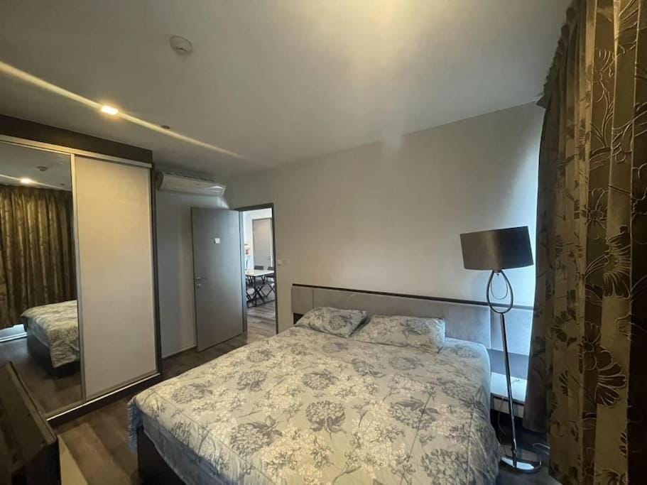 Sea View 2 Bed Room At Central Location Best Pool Apartment in Pattaya City