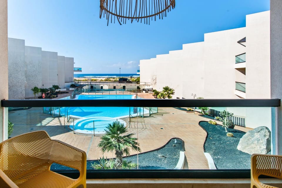 Balcony/Terrace, Pool view, Swimming pool