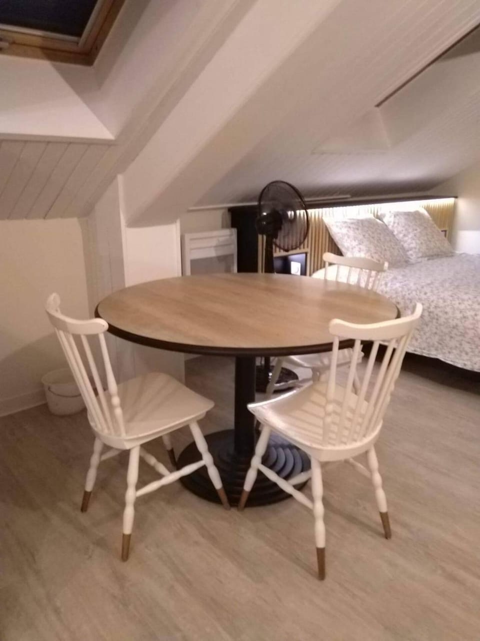 Superbe studio en résidence rue de courcelles Apartment in Jura