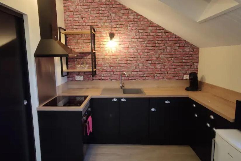 Superbe studio en résidence rue de courcelles Apartment in Jura