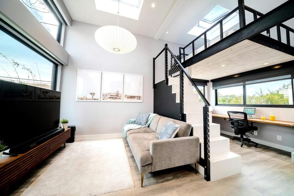 Bright European Loft In Venice Beach Bed and Breakfast in Mar Vista