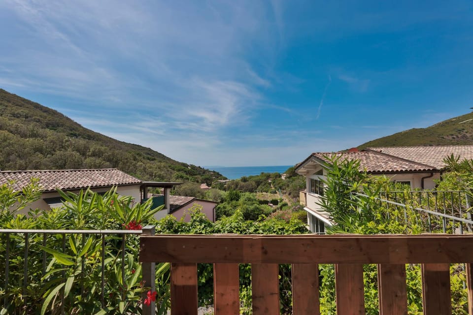 Day, Natural landscape, Mountain view, Sea view