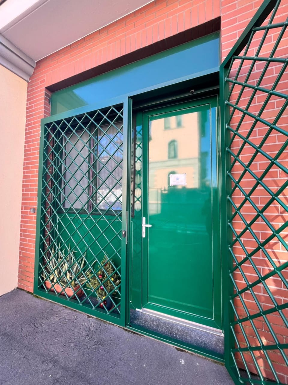 Facade/entrance