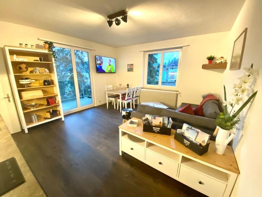 Living room, Dining area