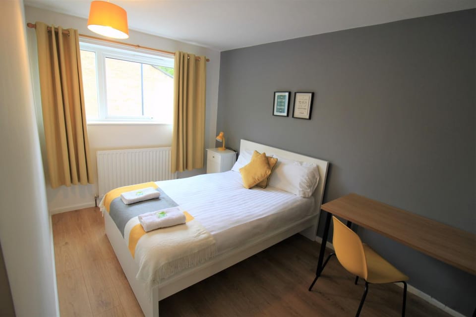 Bed, Photo of the whole room, Bedroom, hair dresser