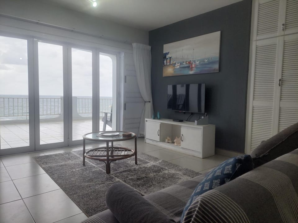 Living room, Sea view