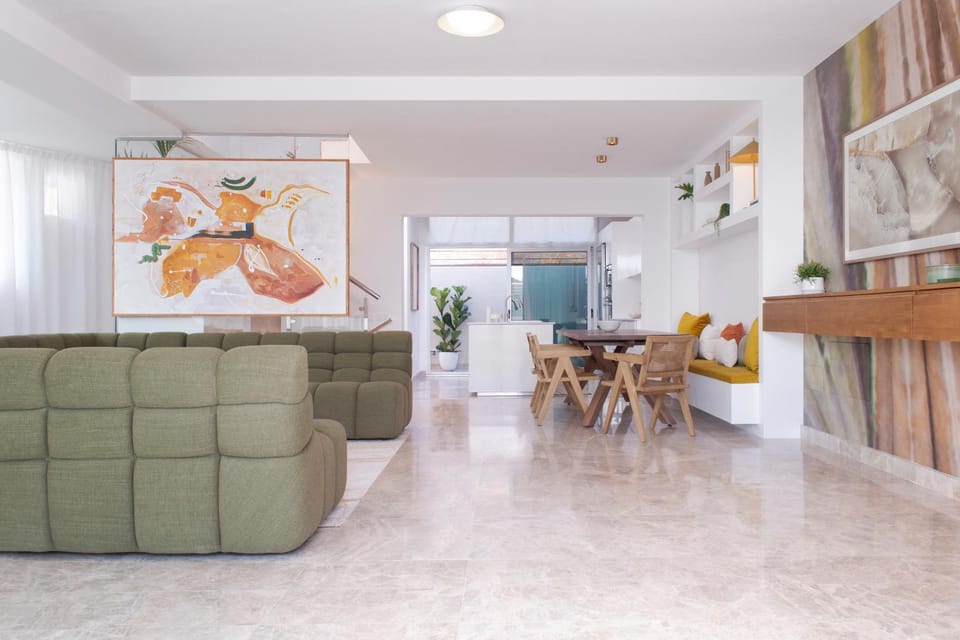 Living room, Seating area, Dining area