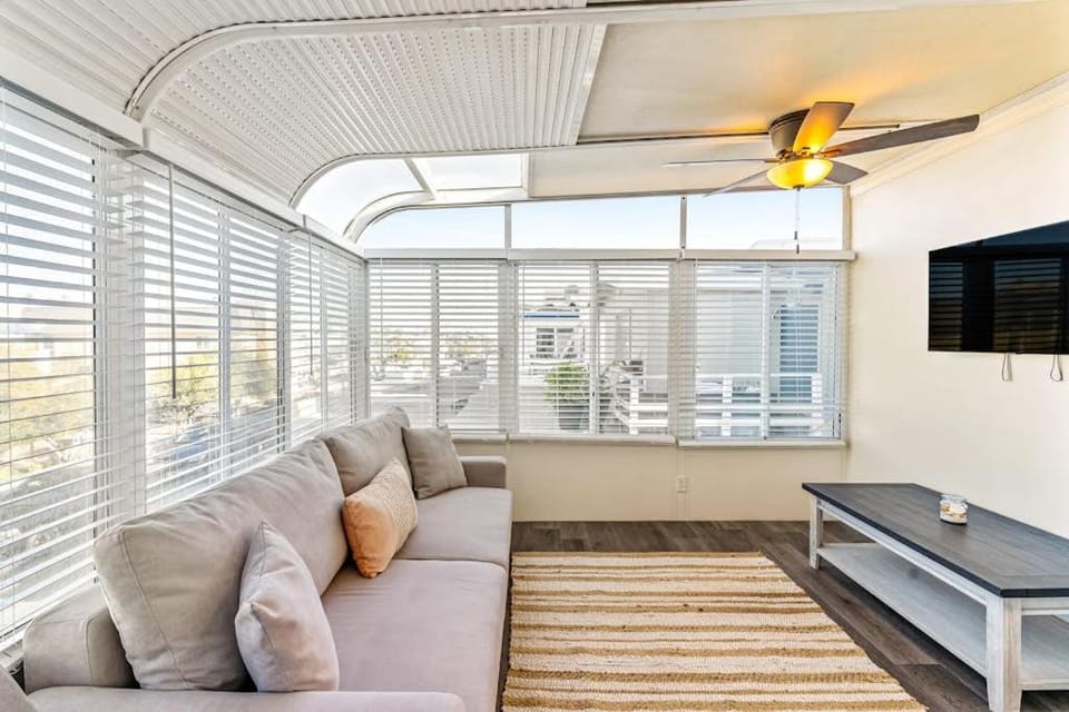 Seashore Dreams B - Upper Unit House in Newport Beach