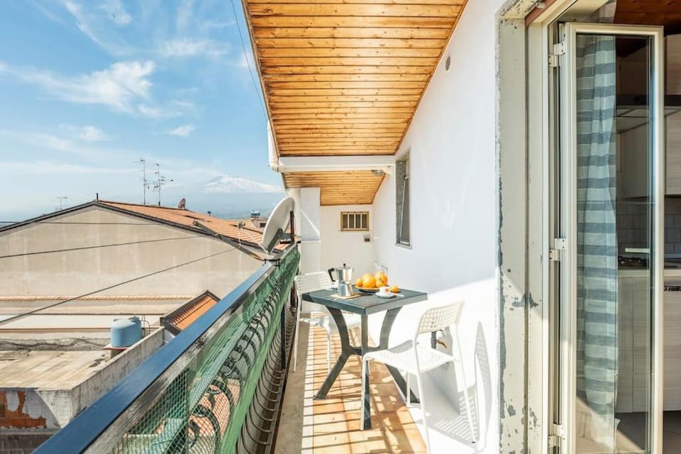View (from property/room), Balcony/Terrace