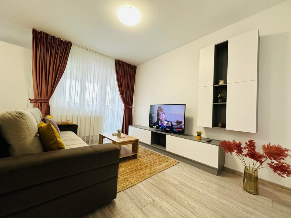 TV and multimedia, Living room, Seating area, Evening entertainment