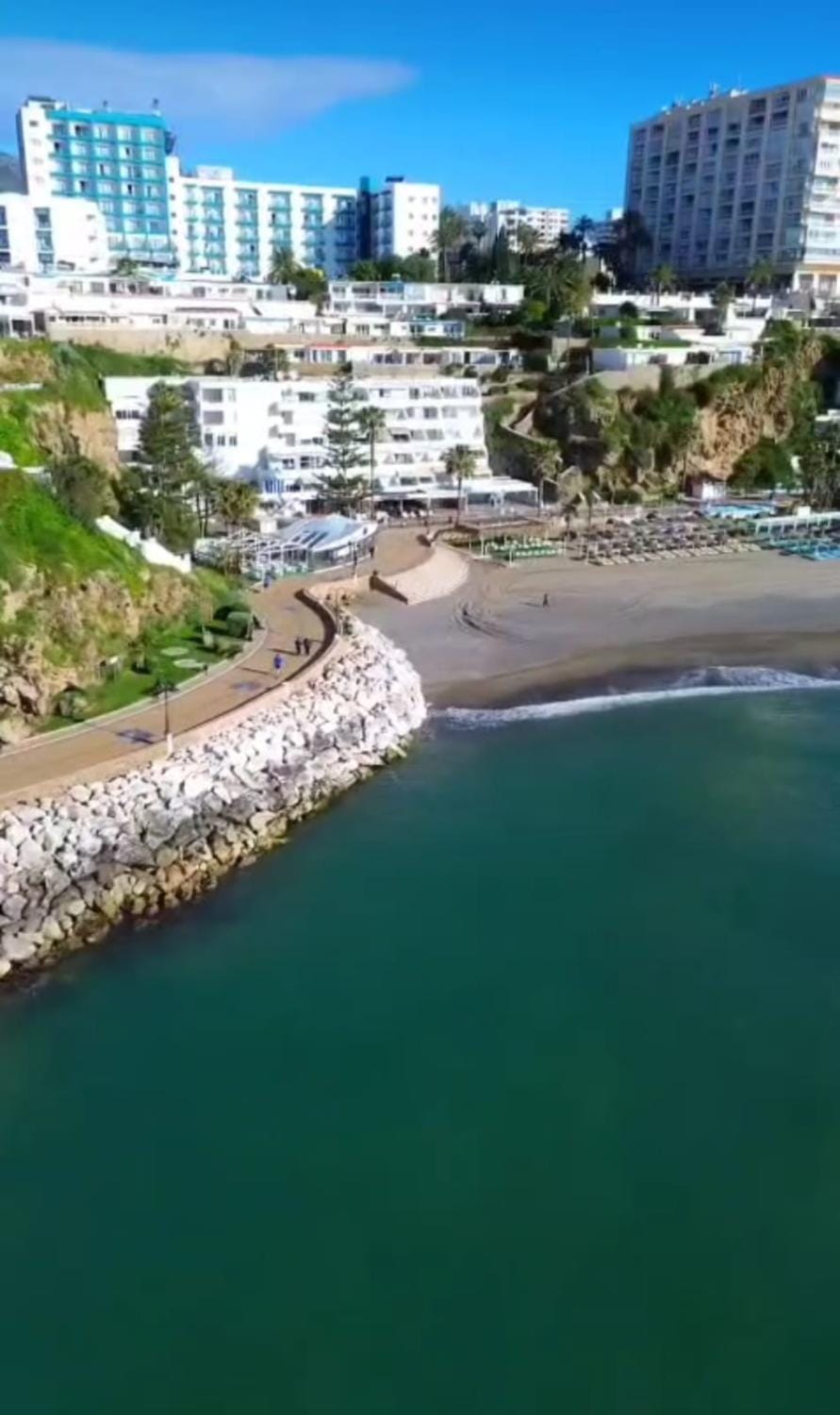 Property building, Off site, Natural landscape, Beach, Beach, Sea view, Sea view, Location