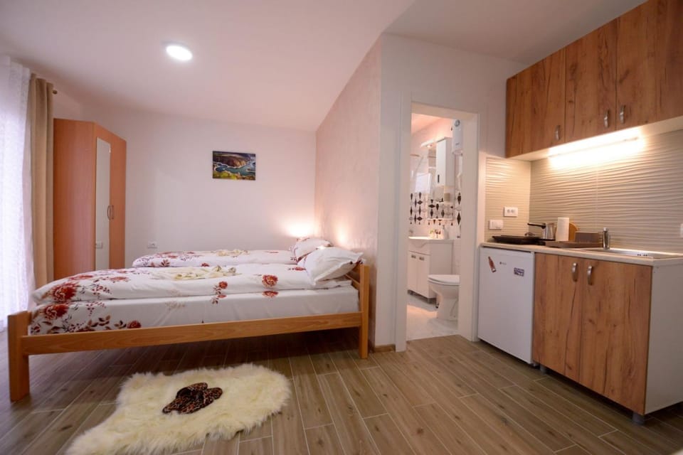Kitchen or kitchenette, Photo of the whole room