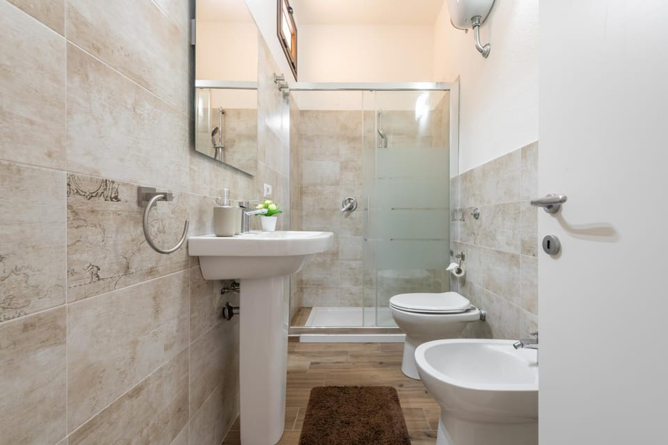 Bathroom, Living room