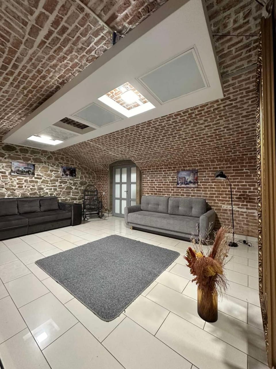 2х кім-й Loft на площі Філармонії Apartment in Ukraine