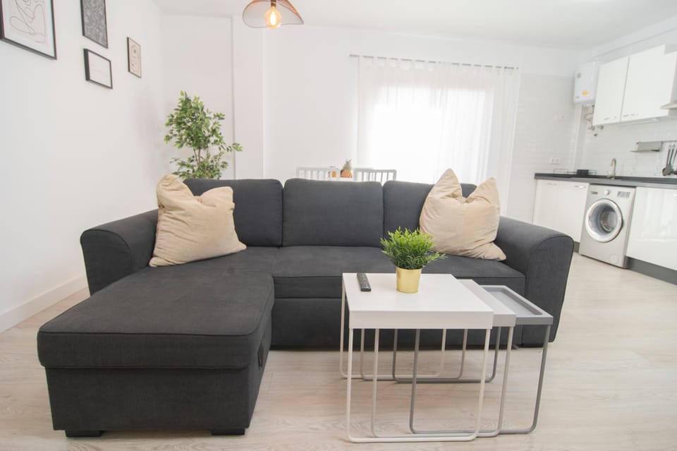 Living room, Dining area, dishwasher, minibar, stove, washing machine