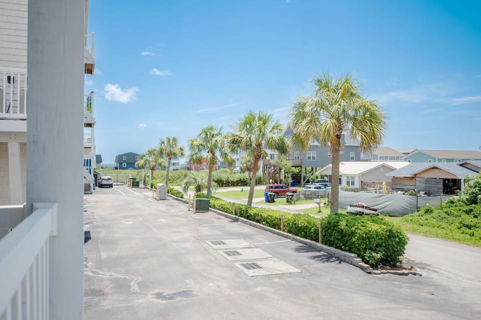 OW 4101 by Oak Island Accommodations Apartment in Oak Island