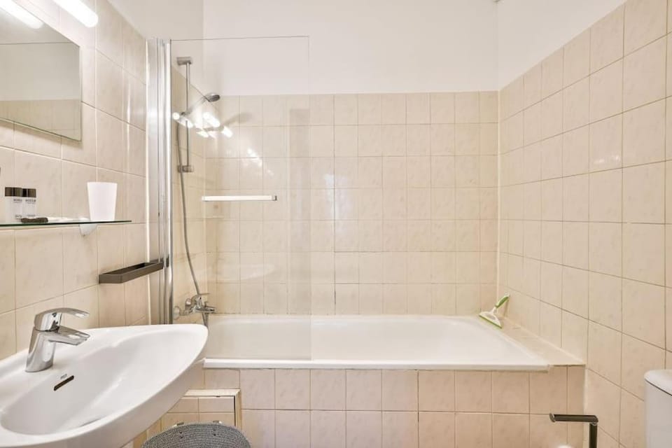 Nice 1 BR Flat 10 min from Place de la Bastille Apartment in Paris