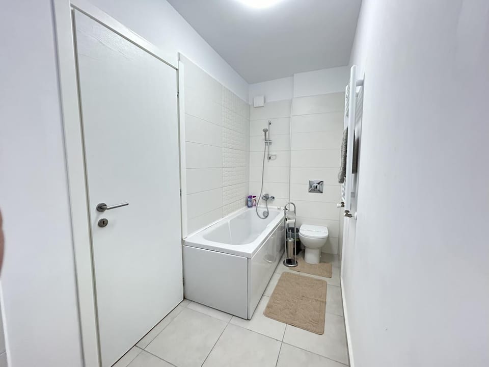 Bathroom, Bath