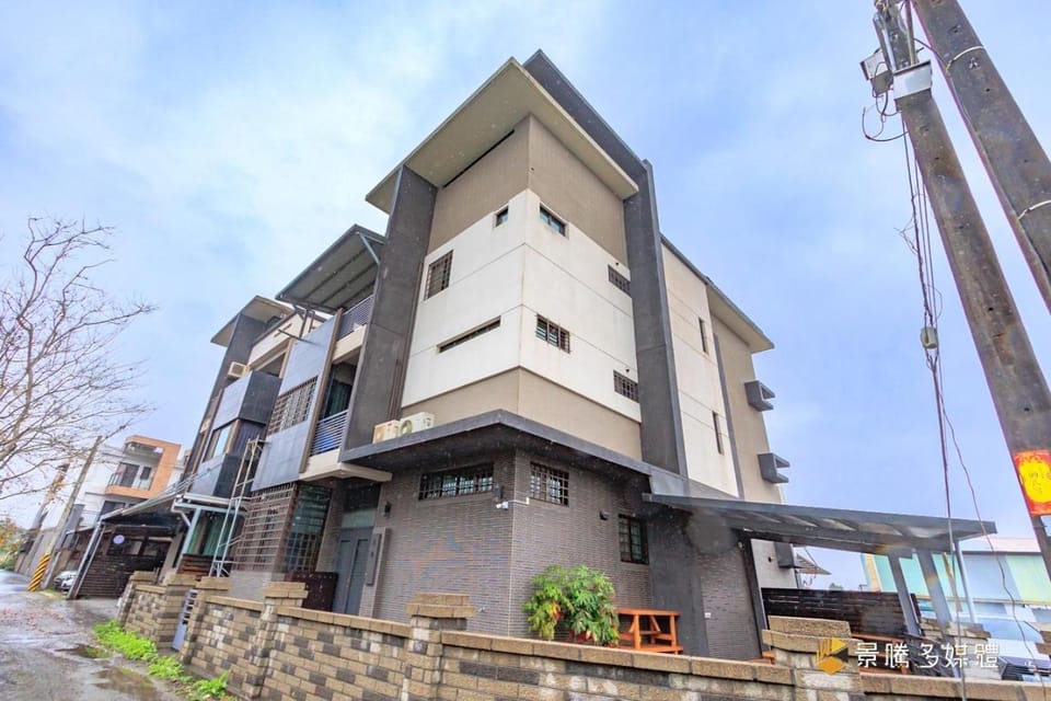 99民宿包棟 一日一組客 Bed and Breakfast in Taiwan, Province of China
