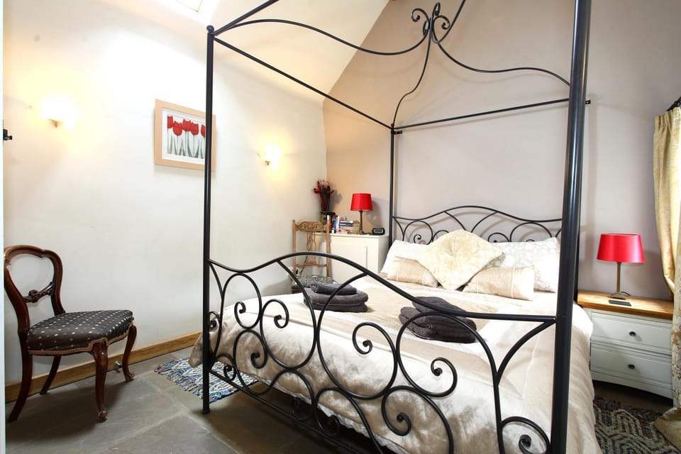Dumble Cottage House in Derbyshire Dales District