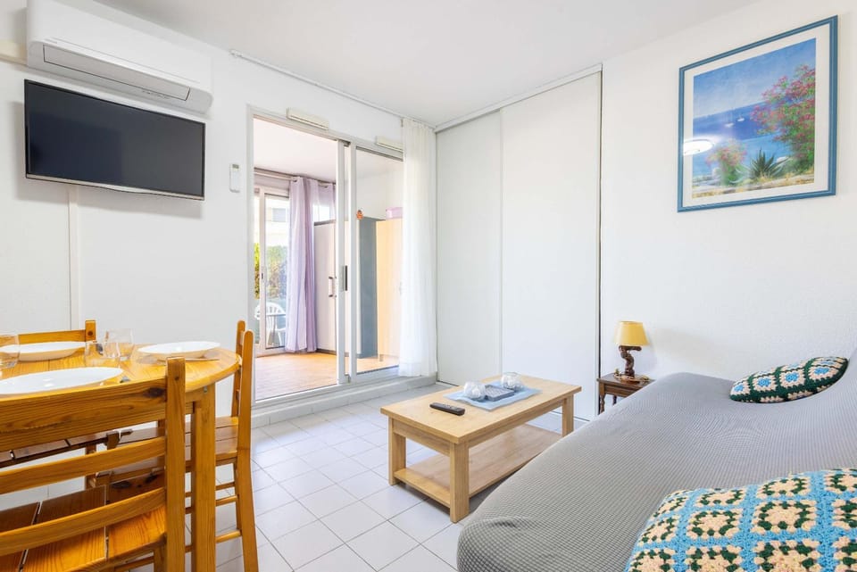 Appartement pour 4 personnes à 50m de la plage Apartment in Occitanie