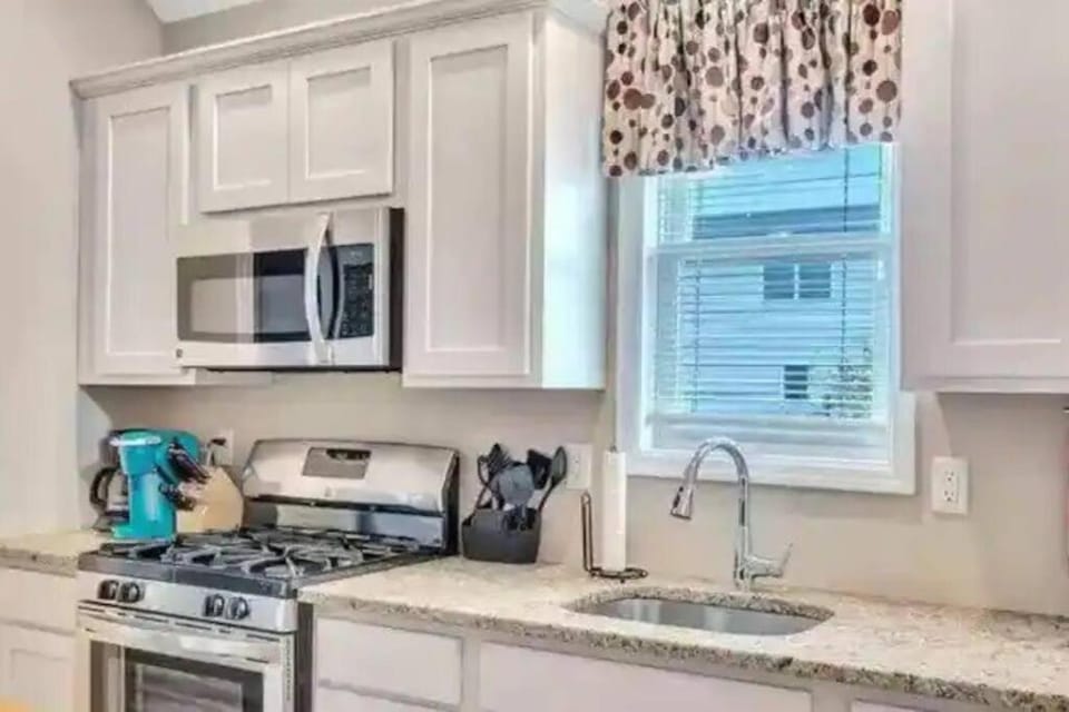 The Boathouse- 2 Apartments in 1 With Game Room! Apartment in Seaside Heights