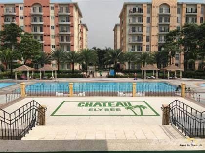 CHATEAU ELYSEE A11 Near Sm Mall and Airport Apartment in Paranaque