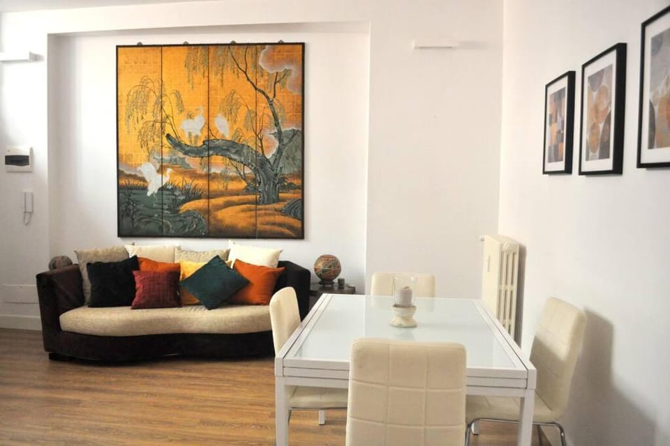 Living room, Decorative detail, Seating area, Dining area