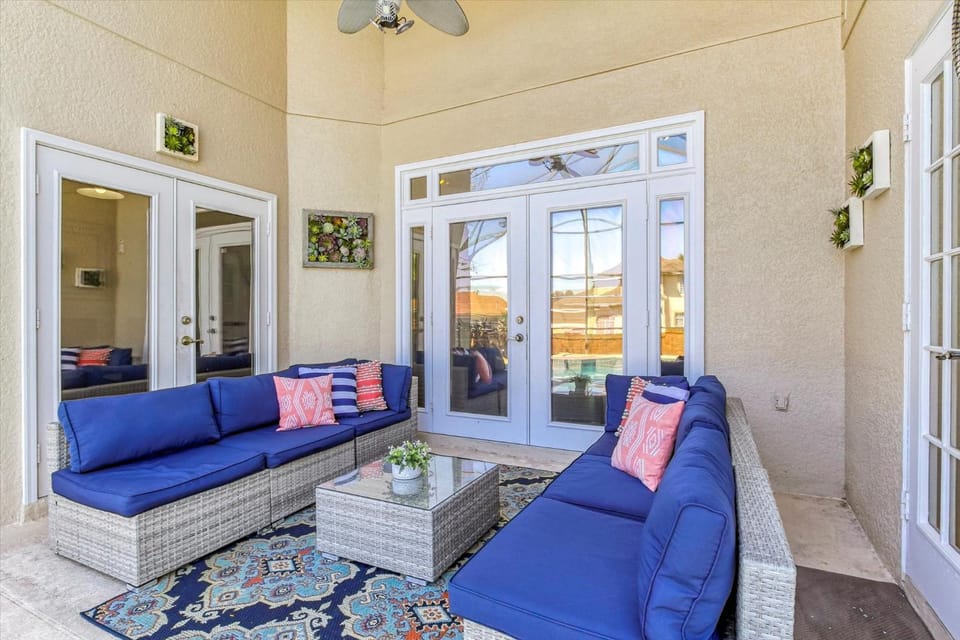Large Home-Private Pool, Spa, and Pet Friendly Sleeps 12 House in Four Corners