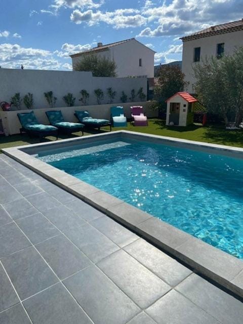 jolie villa avec piscine Villa in Saint-Maximin-la-Sainte-Baume