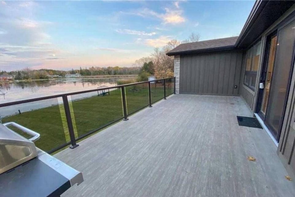 Chemong Lake Waterfront Cottage☆privateboatlaunch House in Ontario
