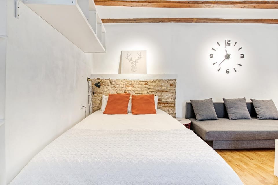 Property building, Living room, Bedroom