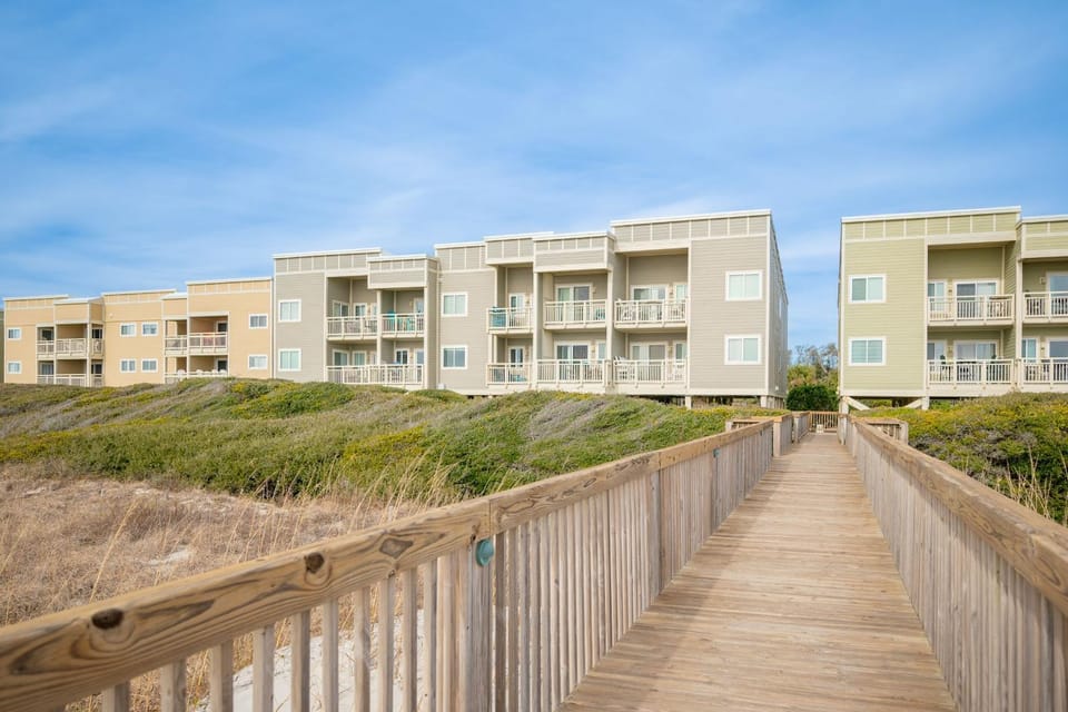 Beach Therapy by Oak Island Accommodations Apartment in Caswell Beach