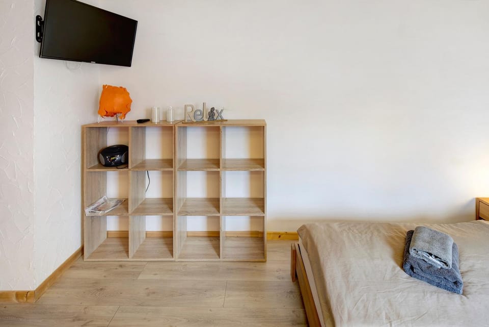 Living room, Bedroom