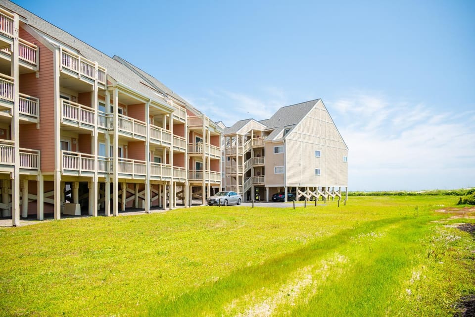A Pelicans Paradise by Oak Island Accommodations Apartment in Caswell Beach