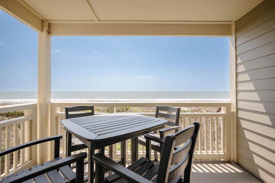 The Crab Lab by Oak Island Accommodations Apartment in Caswell Beach