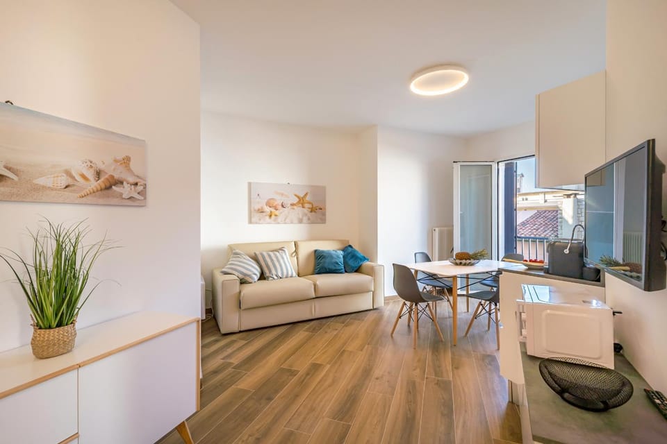 LEVANTE for a luxury stay - Front Beach Apartment in Caorle