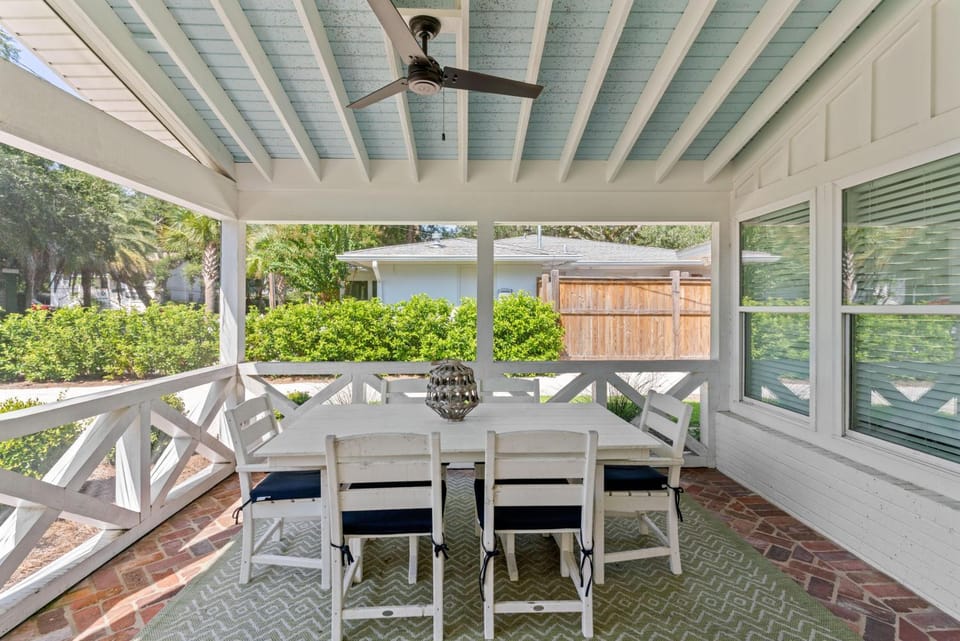 Butter Side Up Cottage - 516 Beach Drive House in Saint Simons Island