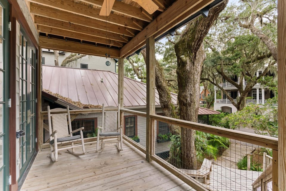 The Treehouse - 116 Florence Street House in Saint Simons Island
