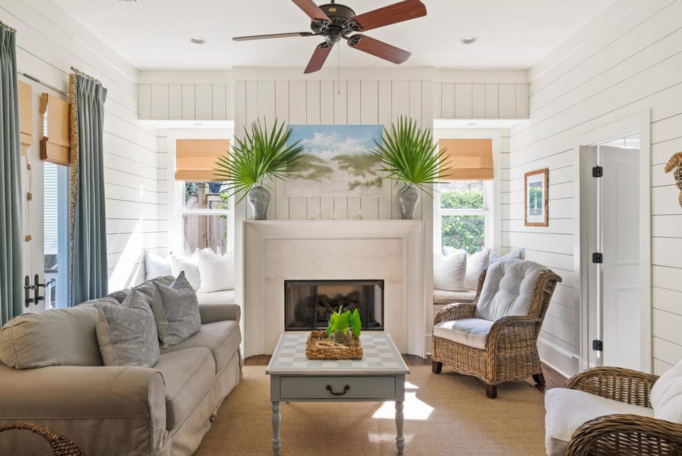 Anastasia’s Burrow - 629 Oak St House in Saint Simons Island