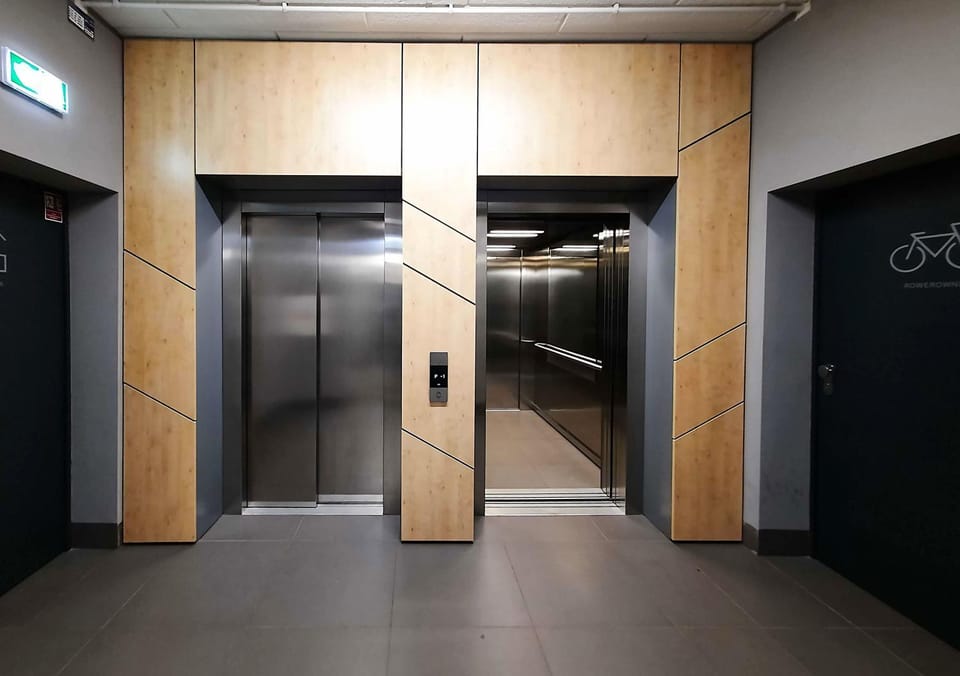 Cycling, elevator