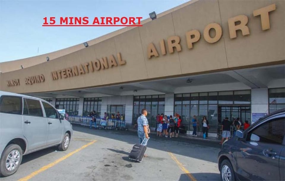 CHATEAU ELYSEE A1 near airport mall Free wifi Apartment in Paranaque