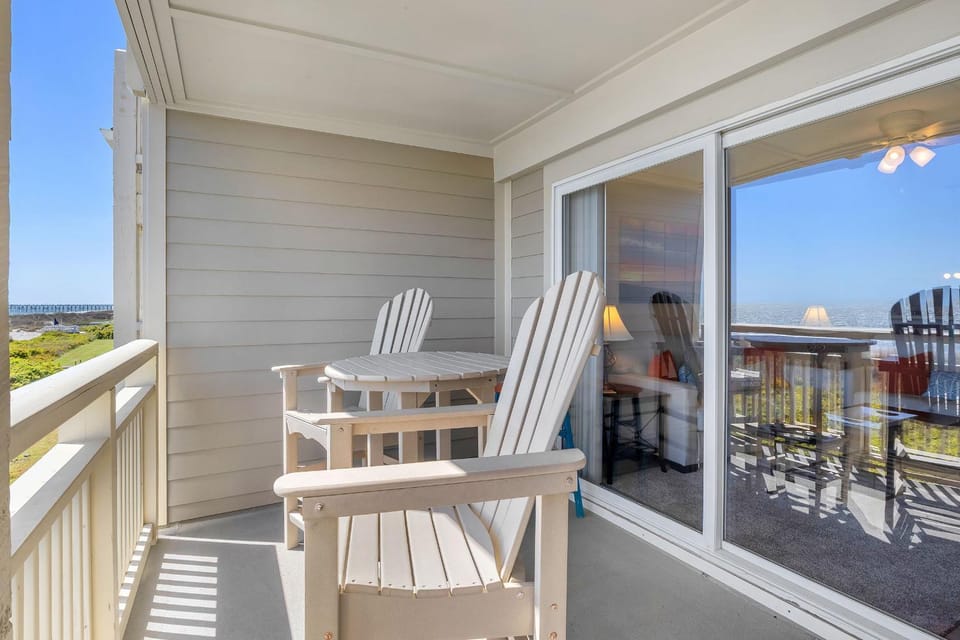 Balcony At The Beach by Oak Island Accommodations Apartment in Caswell Beach