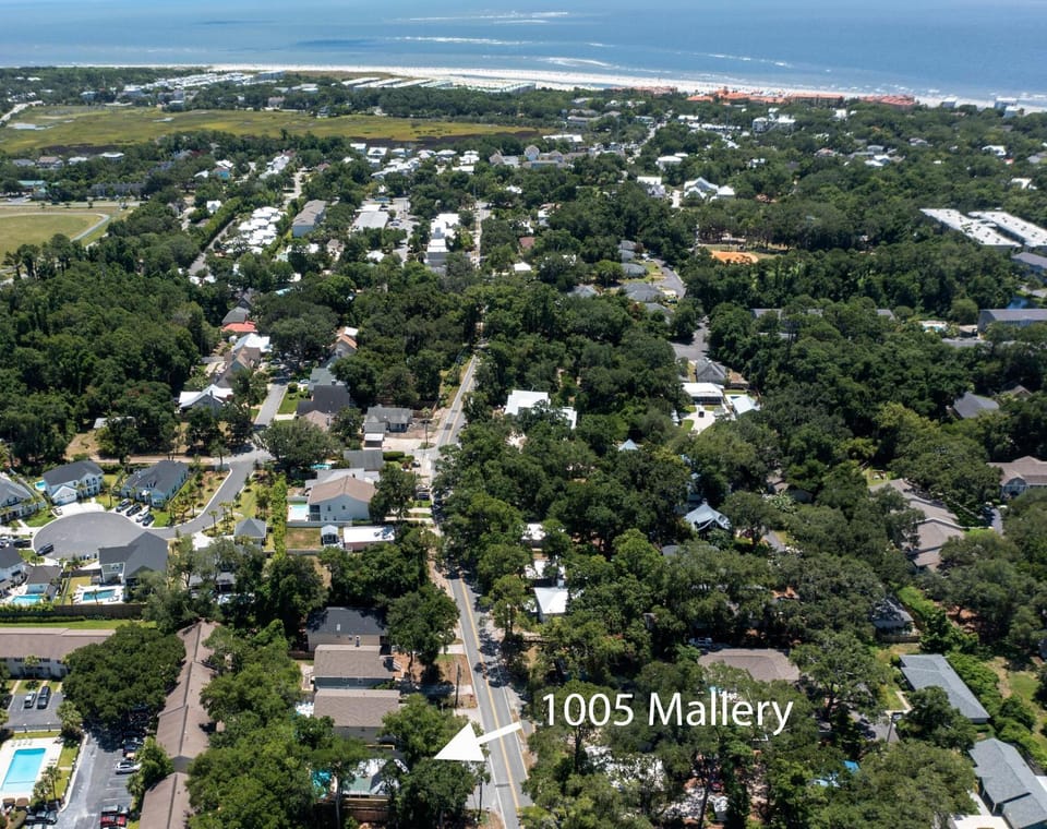 Sandpiper Cottage - 1005 Mallery Street House in Saint Simons Island