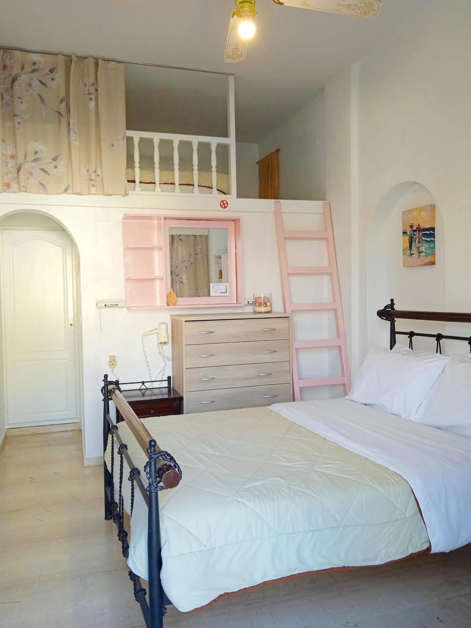 Photo of the whole room